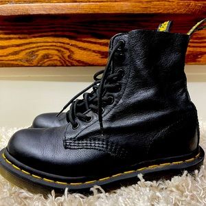 Dr. Martens 1460 Pascal women’s boots